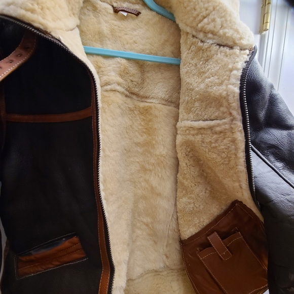 Men's Distressed Brown Shearling Jacket/Resident Evil 4 NWT - Picture 6 of 8